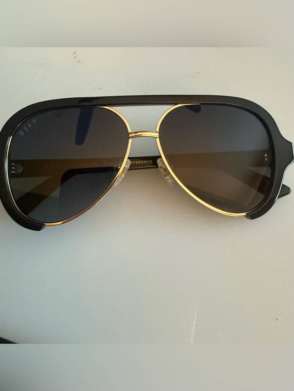 NEW! Diff Eyewear Men's Black and Gold Aviator Sunglasses with Blue Gradient Len